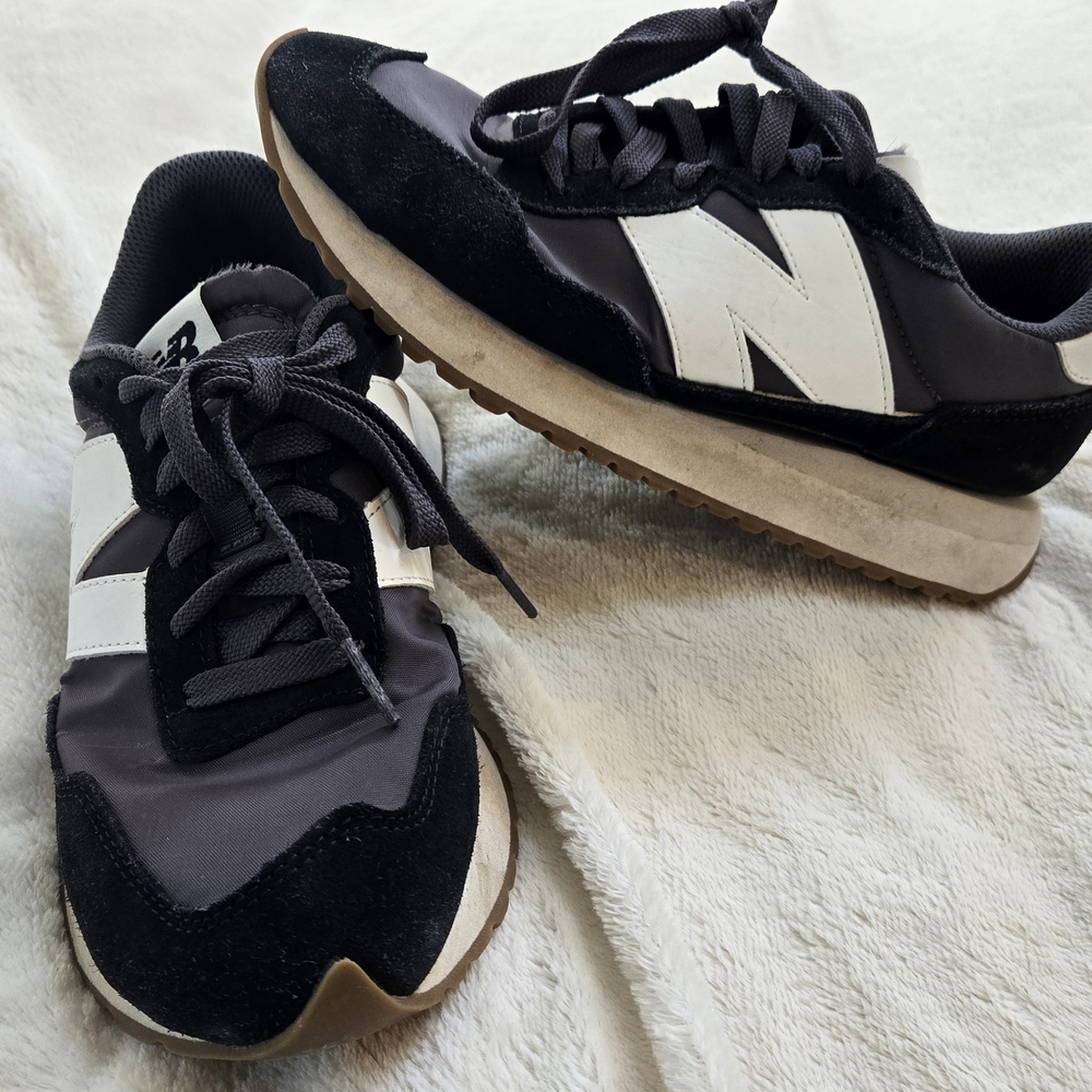 New Balance Womens Gray and Black Sneakers